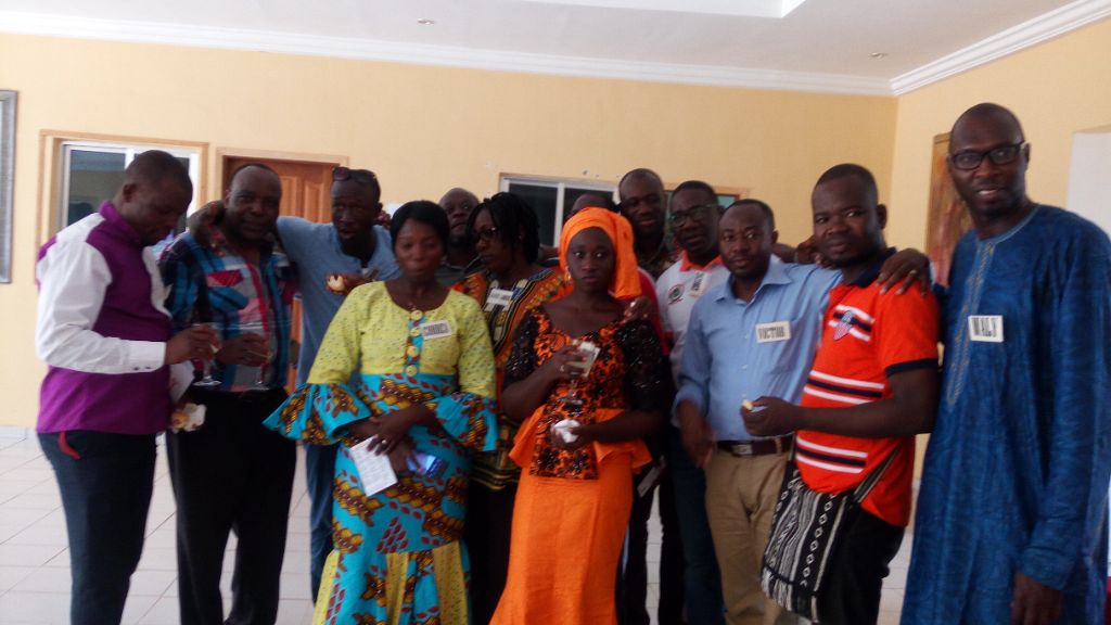Groupe de membres et partenaires de l'ACNV-RDC réunis