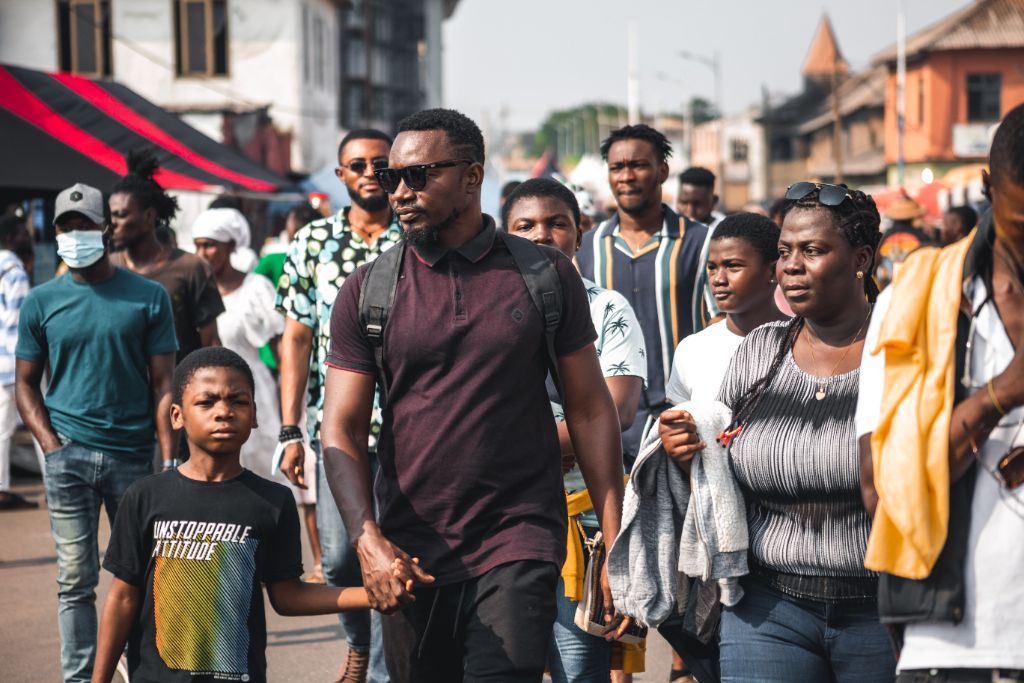 Membres de l'ACNV-RDC en séance de sensibilisation des populations dans la rue